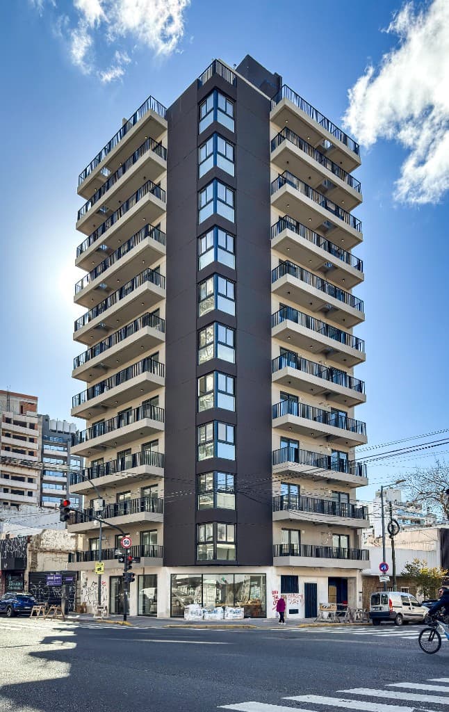 Fachada. Av. Córdoba 4301.